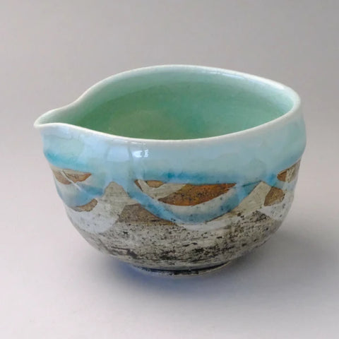 Spouted Matcha Bowl (Made in Japan)